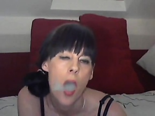 Sexy British MILF wants to personate you beyond unconnected with having a cigarett